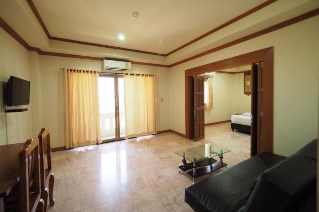 Amornsukhothai Hotel Экстерьер фото