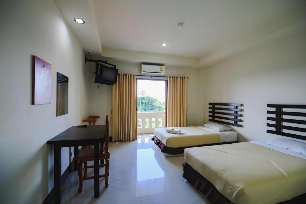 Amornsukhothai Hotel Экстерьер фото