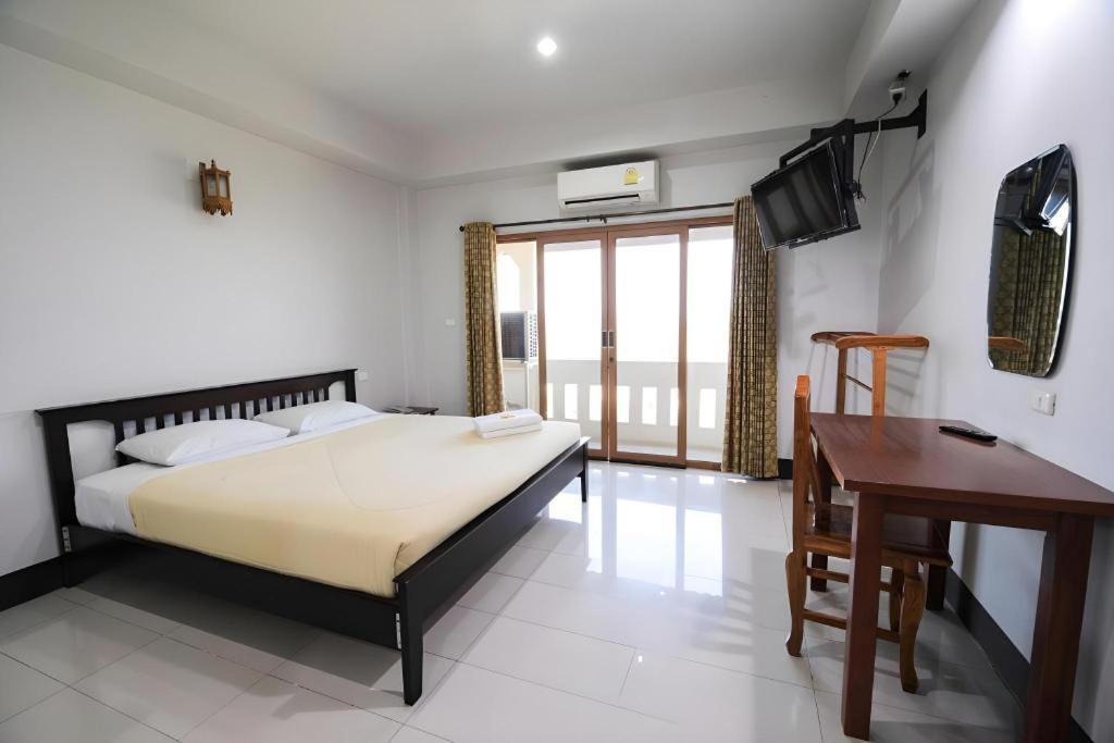 Amornsukhothai Hotel Экстерьер фото