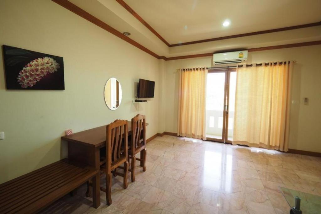 Amornsukhothai Hotel Экстерьер фото